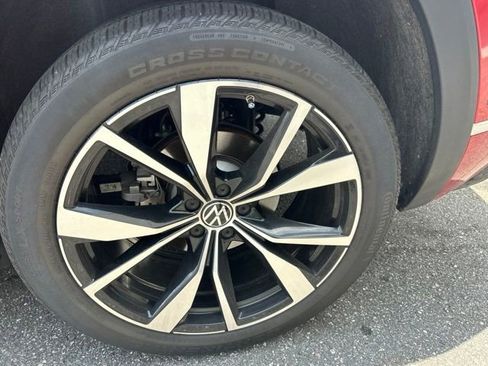 Used 2024 Volkswagen Atlas Cross Sport SEL Premium R-Line AWD/4WD image 19