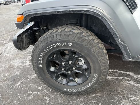 Used 2023 Jeep Wrangler Unlimited w/ Sun & Screen Package AWD/4WD image 33