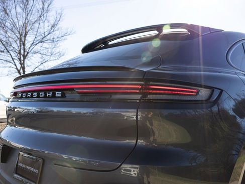 Used 2024 Porsche Cayenne Coupe image 54