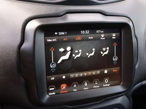 Used 2023 Jeep Renegade Latitude AWD/4WD image 16