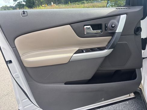 Used 2013 Ford Edge Limited FWD image 10