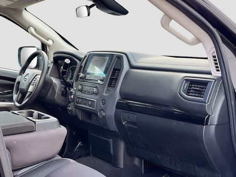 Used 2024 Nissan Titan SV AWD/4WD image 26