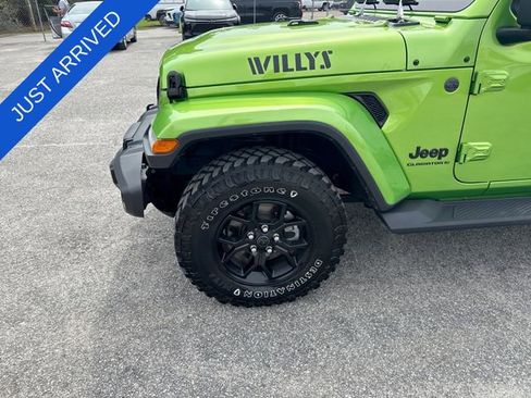 Used 2025 Jeep Gladiator Sport AWD/4WD image 10