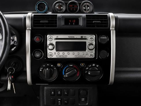 Used 2013 Toyota FJ Cruiser 4WD w/ Upgrade Pkg image 15