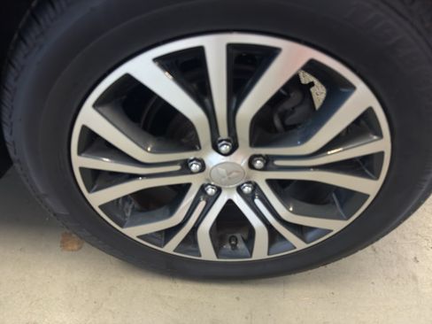 Used 2018 Mitsubishi Outlander Sport LE FWD image 32
