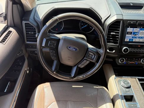 Used 2019 Ford Expedition Max Limited RWD image 10