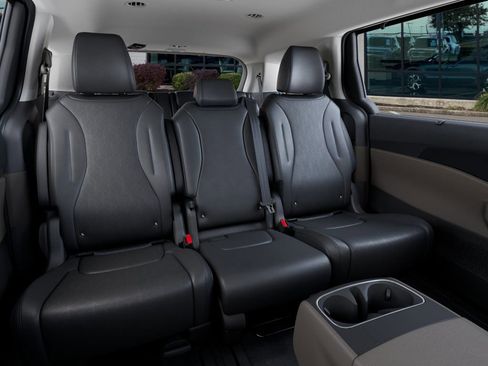 New 2026 Kia Carnival EX image 16