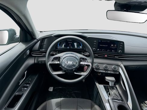 New 2026 Hyundai Elantra SE FWD image 15