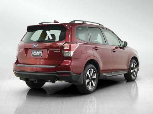 Used 2017 Subaru Forester 2.5i Premium w/ All-Weather Package AWD/4WD image 5