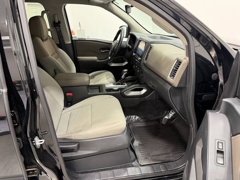 Used 2023 Nissan Frontier SV w/ SV Convenience Package image 27