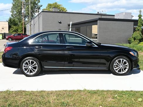 Used 2017 Mercedes-Benz C 300 4MATIC Sedan image 4
