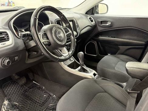 Used 2018 Jeep Compass Sport w/ Tech Group FWD image 12