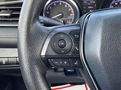 Used 2019 Toyota Camry LE image 14
