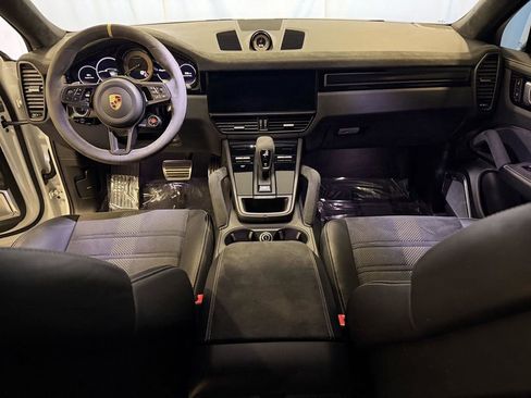 Certified 2022 Porsche Cayenne Turbo GT AWD/4WD image 16