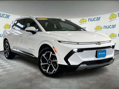 Used 2025 Chevrolet Equinox EV LT w/ Convenience Package image 1