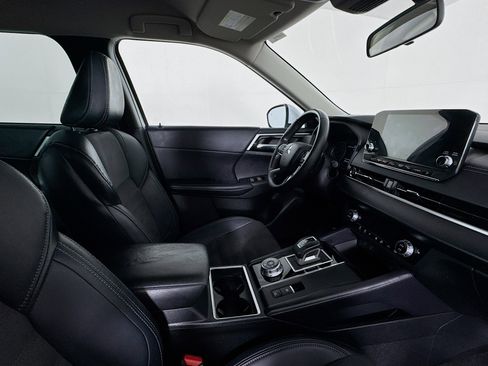 Used 2023 Mitsubishi Outlander SE image 28