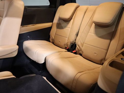 Used 2026 Mercedes-Benz GLS 580 4MATIC image 48