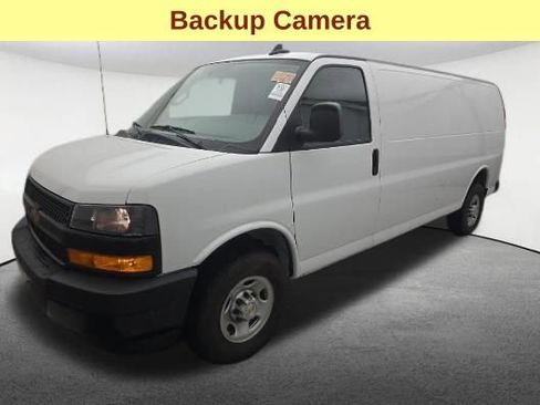 Used 2024 Chevrolet Express 3500 Extended w/ Driver Convenience Package image 4
