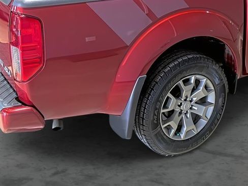 Used 2021 Nissan Frontier SV AWD/4WD image 13