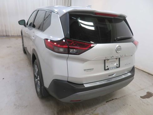 Certified 2022 Nissan Rogue SV image 2