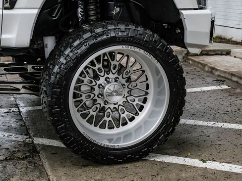 Used 2024 Ford F350 Platinum image 61