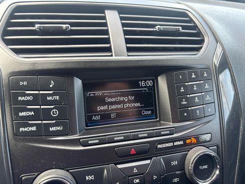 Used 2019 Ford Explorer 4WD Police Interceptor image 18