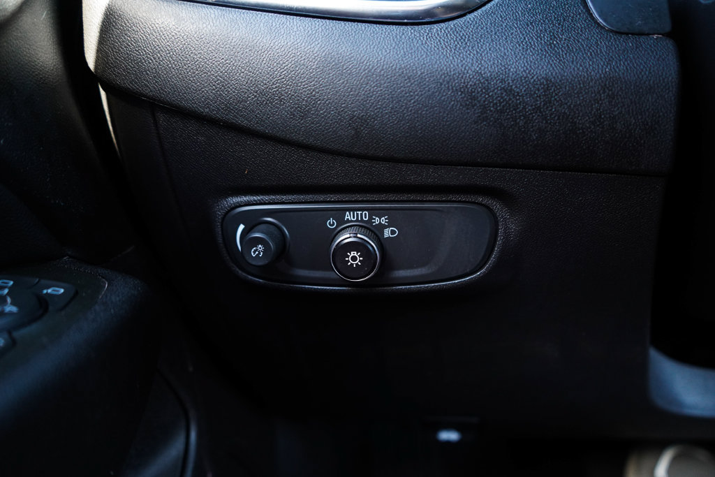 Used 2024 Chevrolet Equinox LT FWD image 30