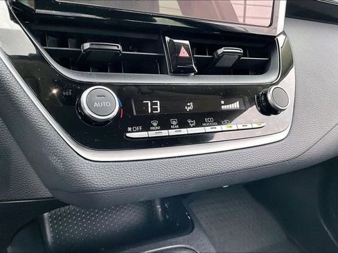 Used 2025 Toyota Corolla LE image 23