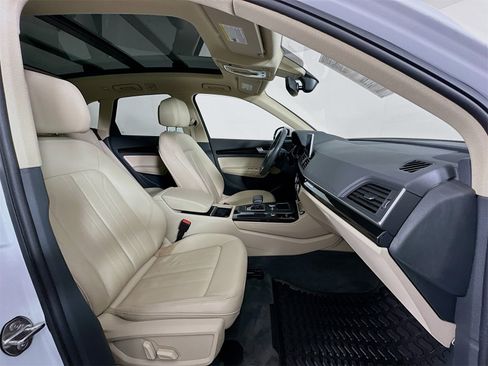 Used 2020 Audi Q5 e Premium Plus w/ Premium Plus Package image 29