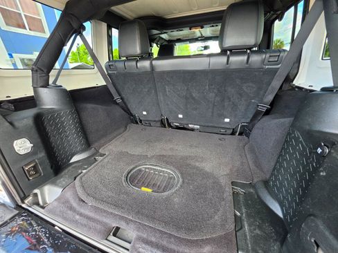 Used 2018 Jeep Wrangler Unlimited Sahara AWD/4WD image 24