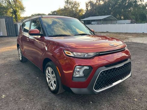 Used 2020 Kia Soul LX image 1