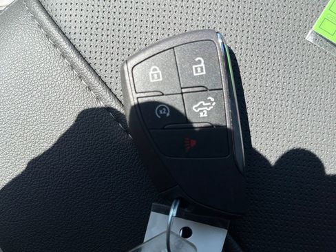 New 2026 GMC Sierra 1500 SLT image 29