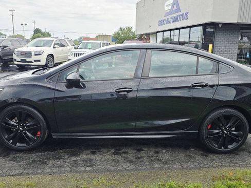 Used 2018 Chevrolet Cruze LT w/ Redline Edition FWD image 3