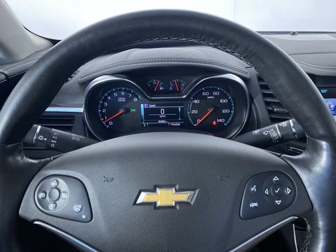 Used 2018 Chevrolet Impala LT w/ LT Convenience Package FWD image 3