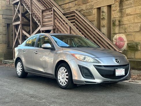 Used 2011 MAZDA MAZDA3 i Sport image 2