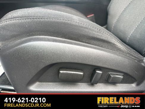 Used 2017 Chevrolet Equinox LT image 22