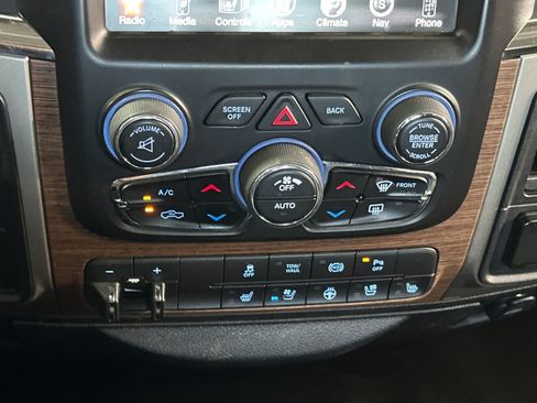 Used 2014 RAM 2500 Laramie w/ Protection Group AWD/4WD image 21