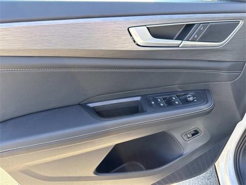 New 2026 Volkswagen Atlas Cross Sport SE image 14