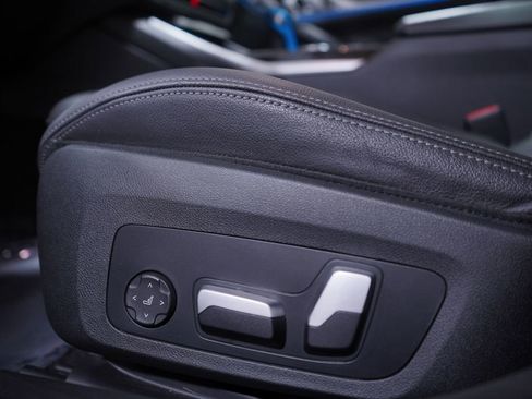 Used 2023 BMW i4 eDrive35 w/ Premium Package image 17