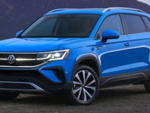 Certified 2024 Volkswagen Taos S image 1