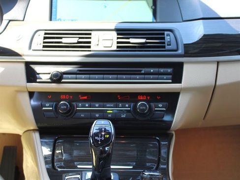 Used 2013 BMW 550i Sedan image 12