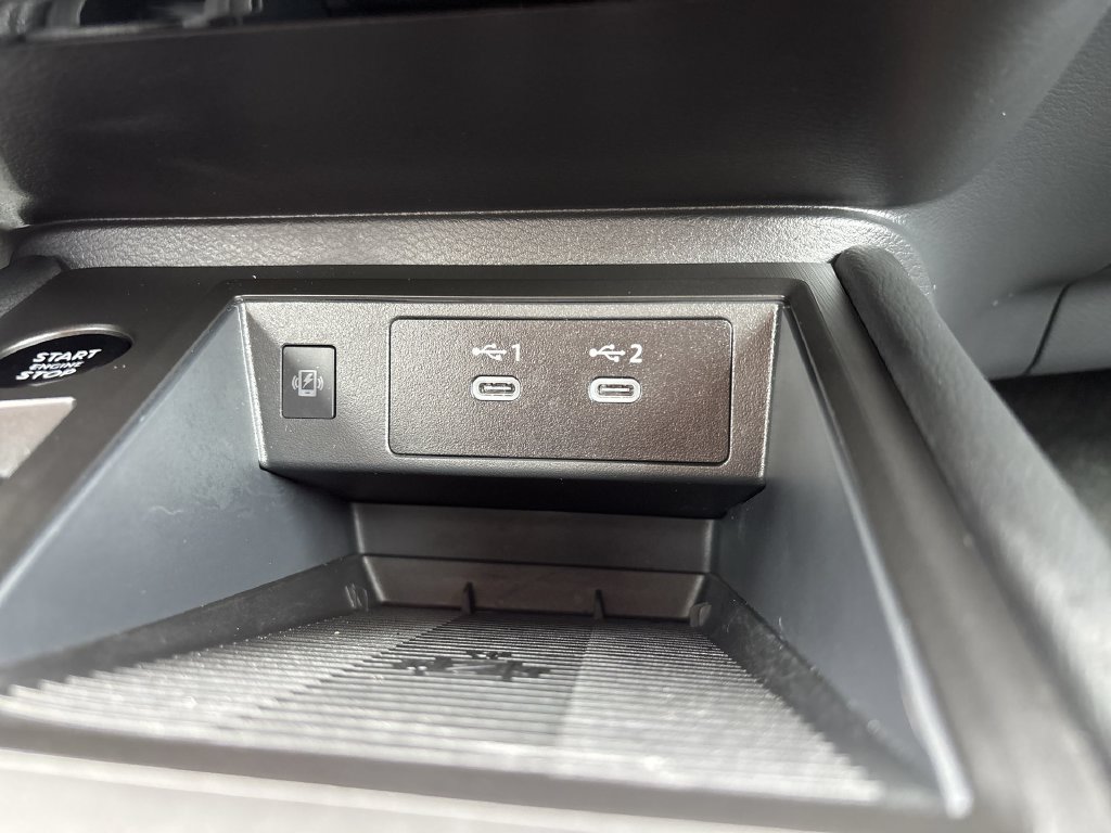 Certified 2025 Nissan Kicks SR FWD image 25