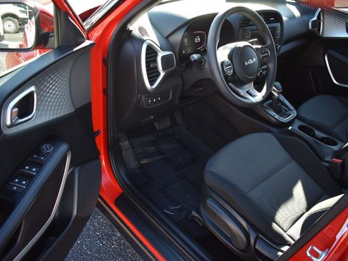 Used 2024 Kia Soul LX w/ Option Group 015 image 21