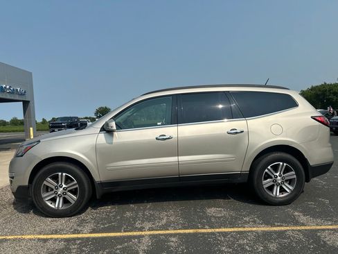 Used 2017 Chevrolet Traverse LT AWD/4WD image 2