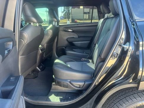 Used 2023 Toyota Highlander XSE image 10