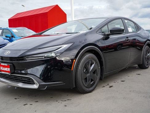 New 2026 Toyota Prius SE image 3