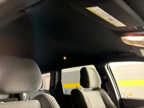 Used 2018 Jeep Grand Cherokee Laredo image 14