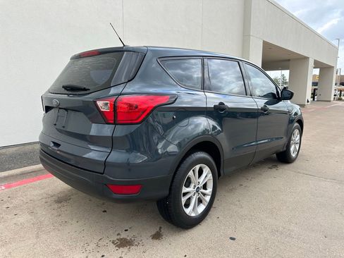 Used 2019 Ford Escape S image 8