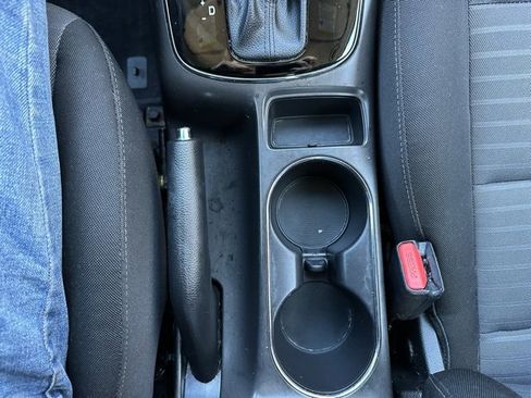 Used 2017 Kia Forte S image 32