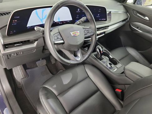 Certified 2025 Cadillac XT4 Premium Luxury image 17